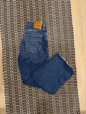 Levi’s ribcage straight ankle, size 26